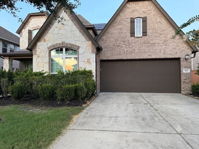 Photo - 11611 Arbirlot Drive Unit House