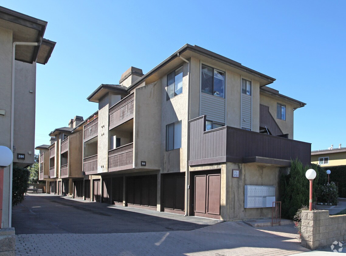 Primary Photo - Harbor Villas