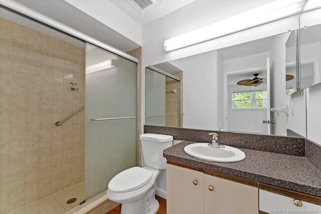 Foto del edificio - 2950 SE Ocean Blvd