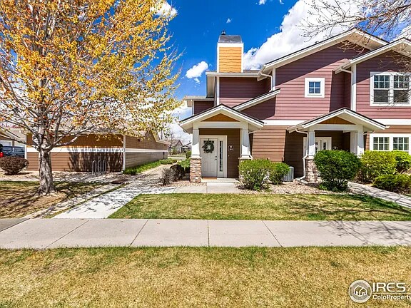 Foto principal - 2420 Owens Ave
