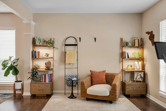 Building Photo - 10331 Mustang Rdg