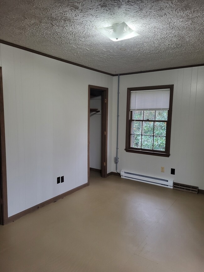 Building Photo - 1412 Deck Hill Rd