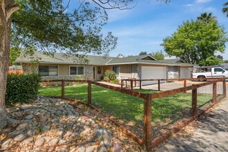 Building Photo - 7085 Cloverleaf Way