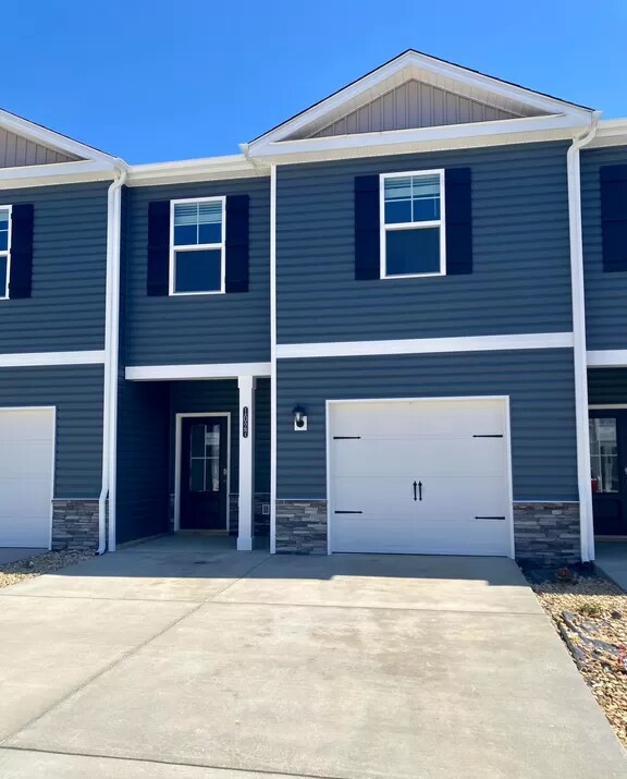 Foto principal - 1025 Saylors Pl