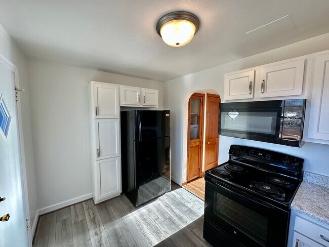 Foto del edificio - 2757 Meadowview Dr NW