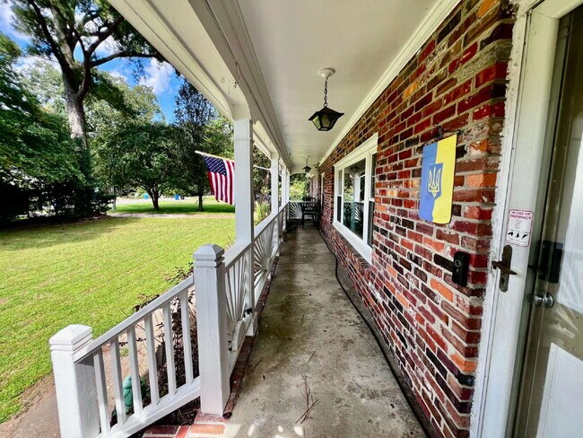 Foto del edificio - Love Where You Live in Lake Shores!