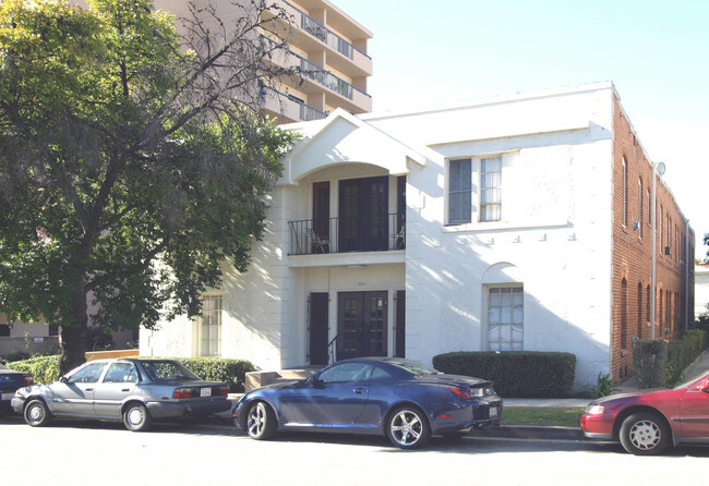 Building Photo - Isabel Apartments