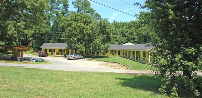 Foto del edificio - Cornelius Gardens Apartments