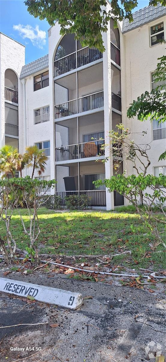 Building Photo - 3300 Spanish Moss Terrace