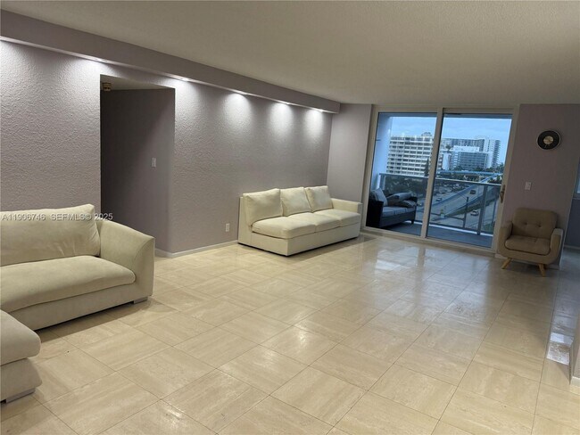 Foto del edificio - 1880 S Ocean Dr