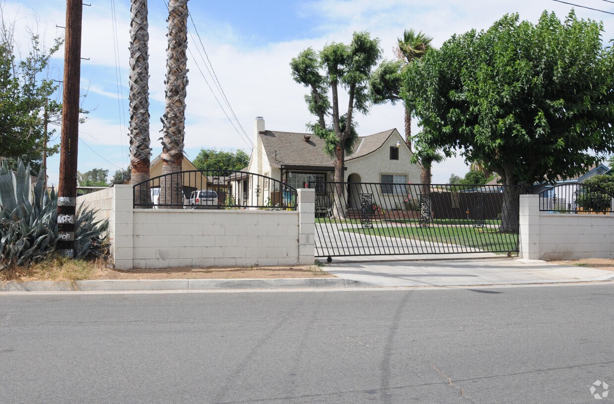 Primary Photo - 10937 Sunnyslope Dr