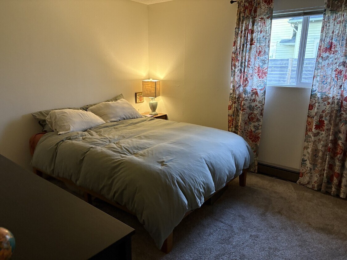 Primary Photo - Quiet, Cozy 2-Bedroom Located in Columbia Neighborhood