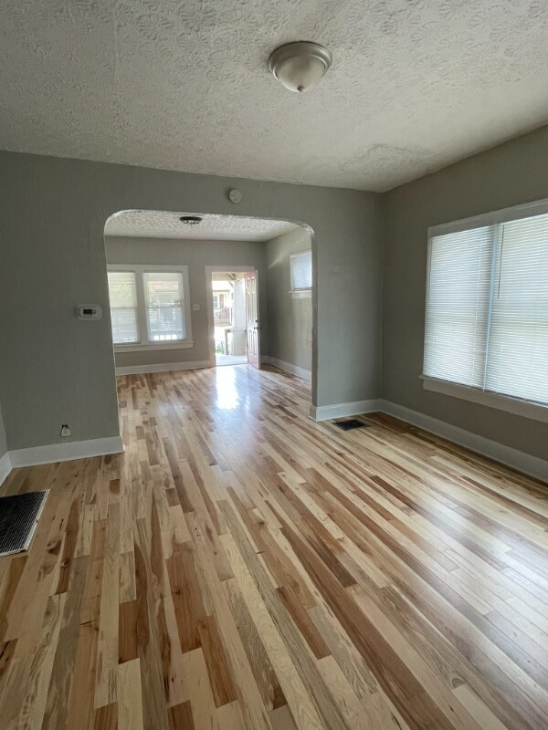 Foto del edificio - 744 S 18th St