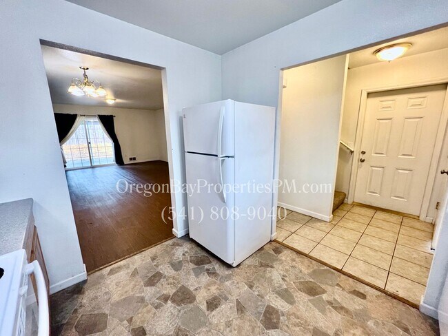 Building Photo - Blanco Ave. Duplexes