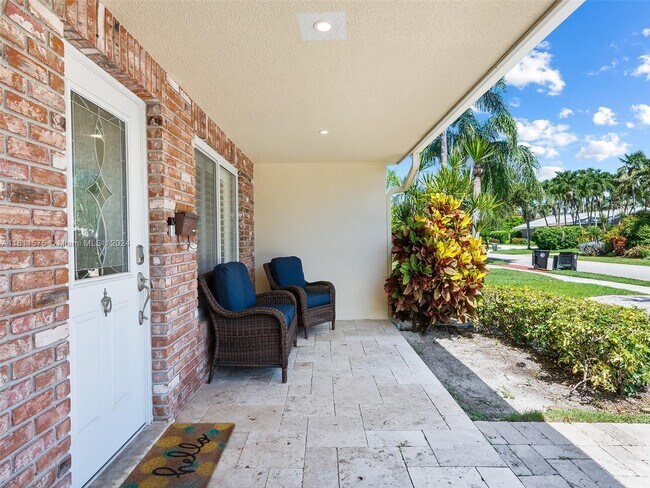 Foto del edificio - 2721 NE 45th St