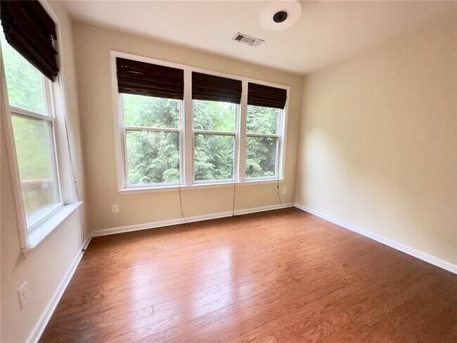 Foto del edificio - 4239 Laurel Creek Ct SE