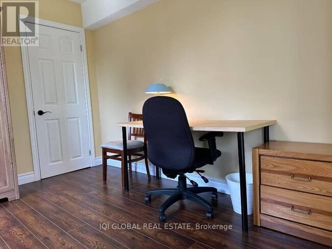 Photo du bâtiment - 115 Briggs Ave