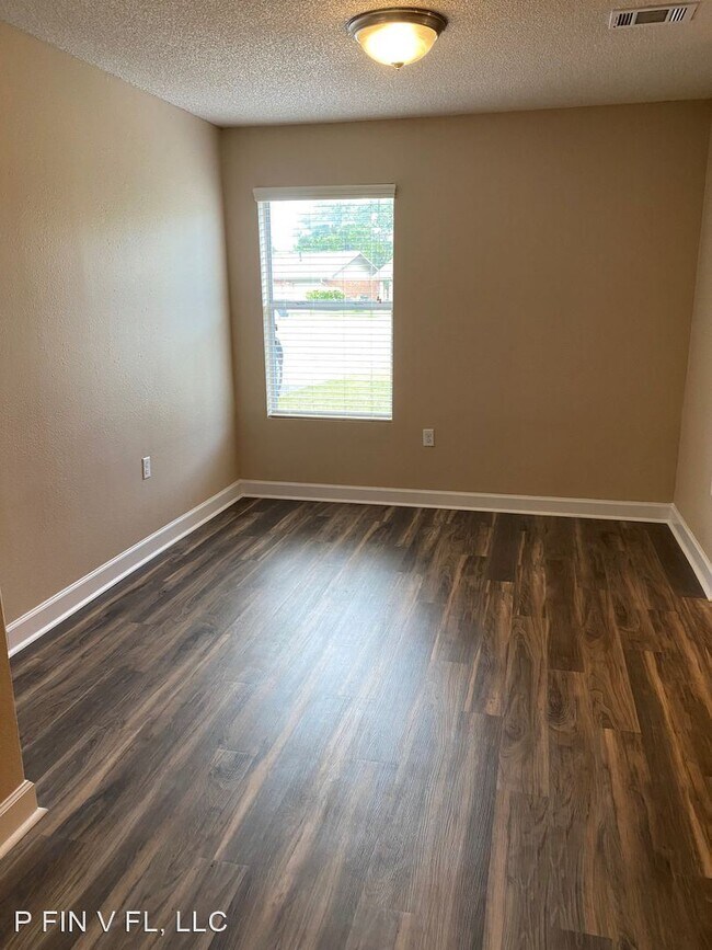 Building Photo - 2 br, 1 bath House - 69 Boreal Ct