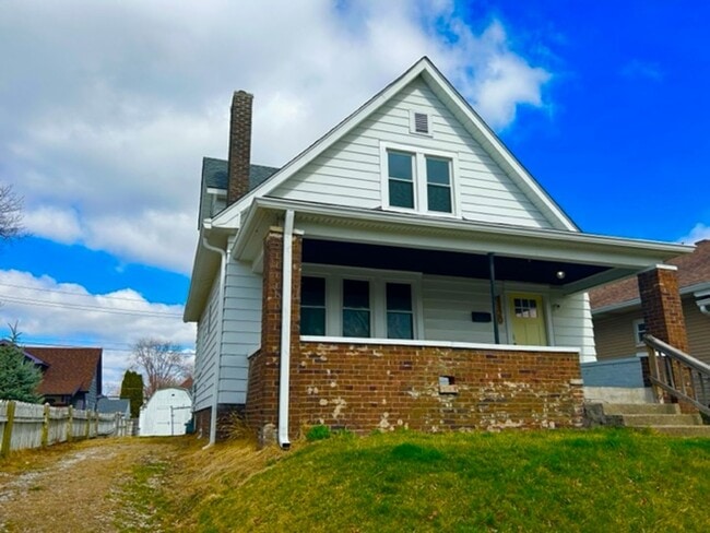 Building Photo - 1120 Hoefgen St