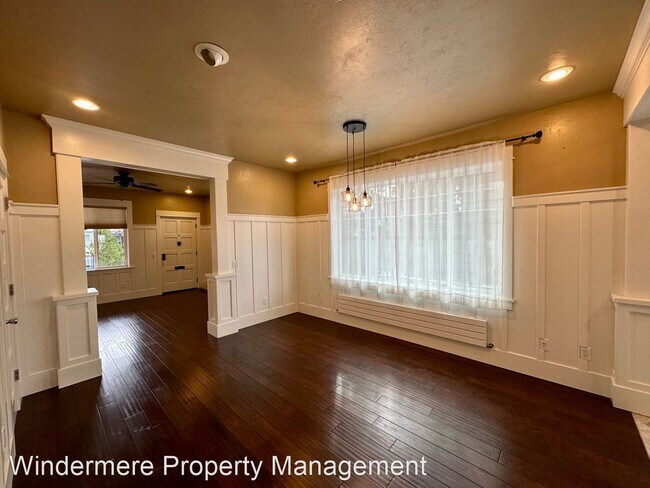 Building Photo - 2 br, 1.5 bath House - 2411 Elizabeth