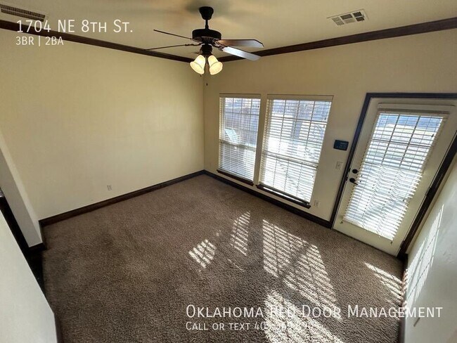 Foto del edificio - 1704 NE 8th St