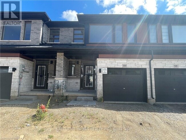 Building Photo - 120-120 Court Dr