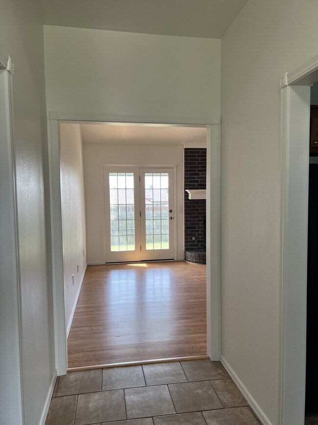 Foto del edificio - 9712 Grissom Dr