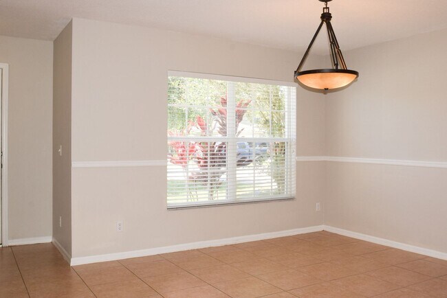 Foto del edificio - Comfortable 4/2.5 Home at Waterford Trails...