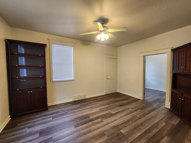 Foto del edificio - Sugarhouse Single Level 2 bd. 1 bath Single Family home!