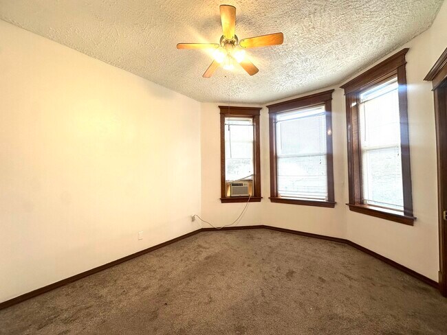 Foto del edificio - 4543 N Keystone Ave