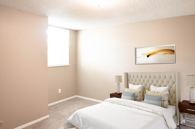 Building Photo - The Bluffs