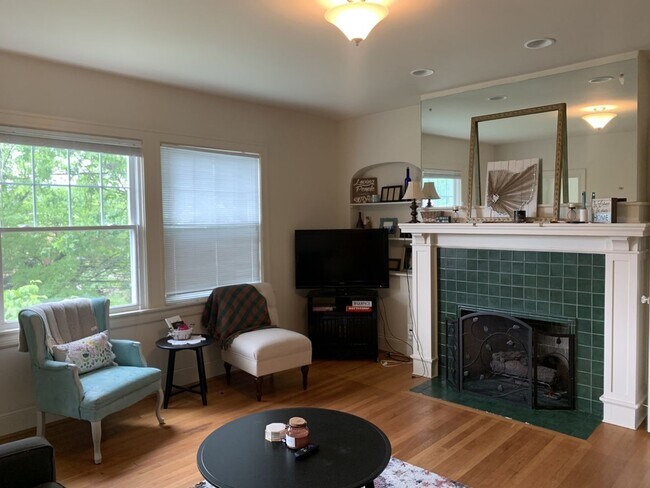 Foto del edificio - 3578 Burch