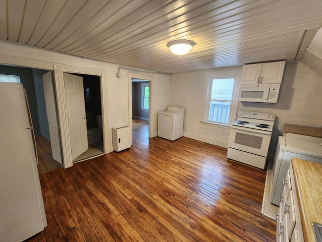 Building Photo - 136 Katahdin Ave