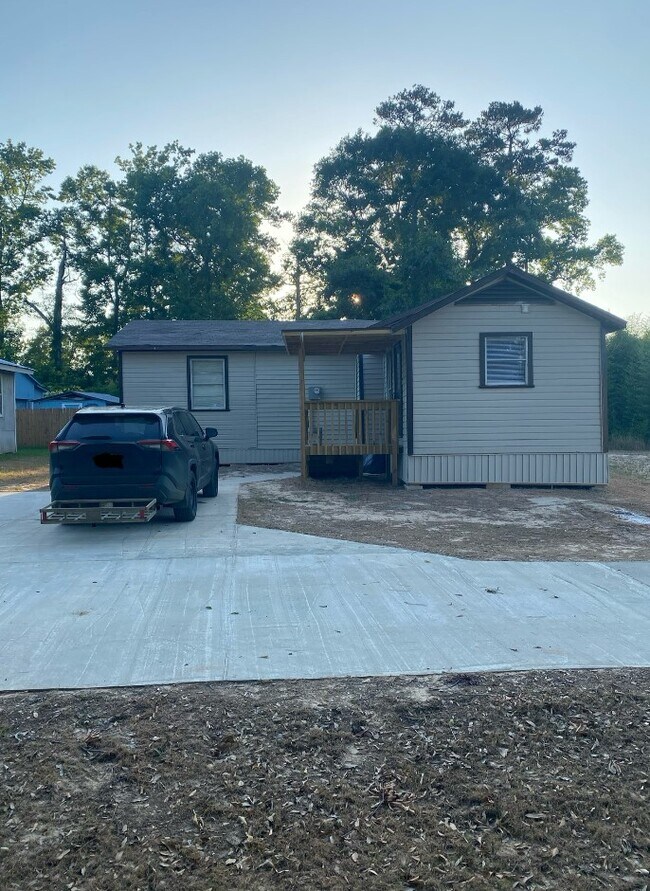 Building Photo - 123 Wingate Rd