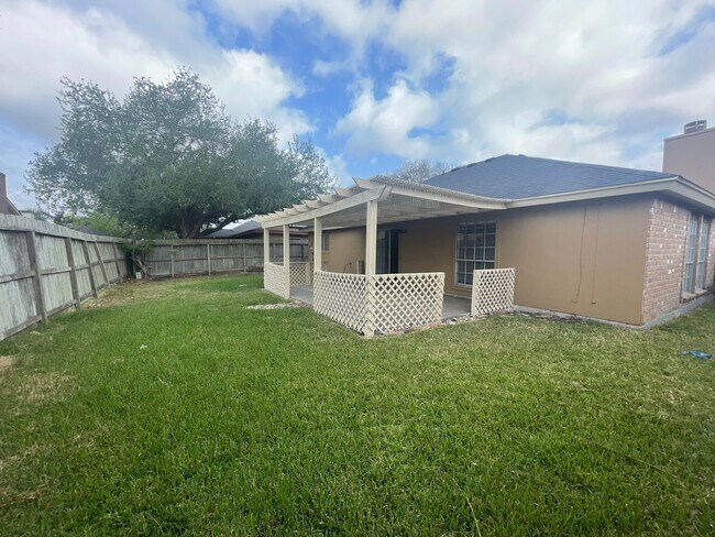 Building Photo - 5217 Tartan Dr