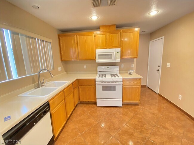 Foto del edificio - 1259 Black Cherry St