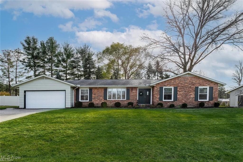 9993 Hawley Dr North Royalton, OH 44133 – photo 1 of 22