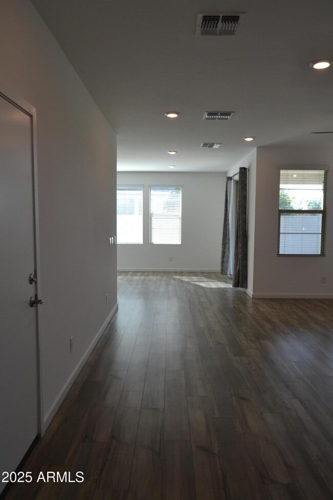 Building Photo - 4808 S Ferric