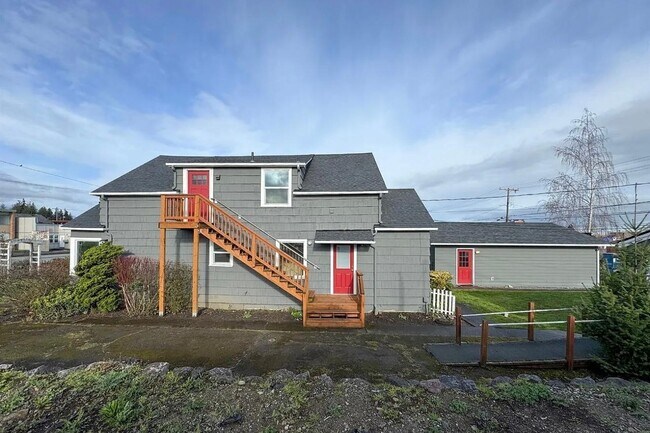 Foto del edificio - 1017 E Front St