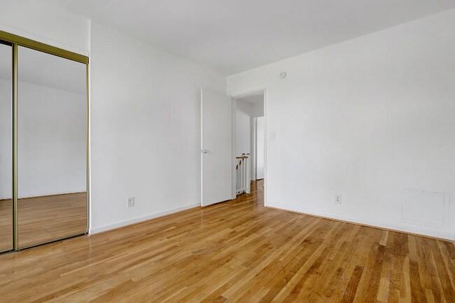 Building Photo - 138 G St SW