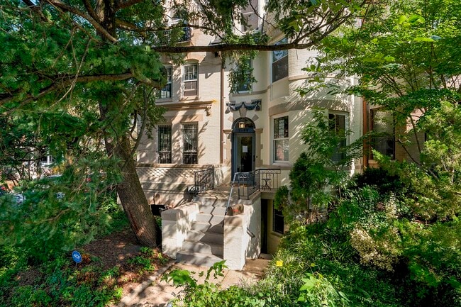 Building Photo - 1759 Lamont St NW