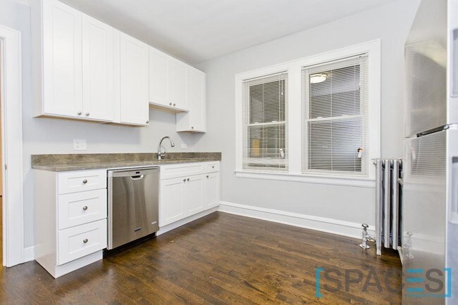 Foto del edificio - 5419 W Sunnyside Ave