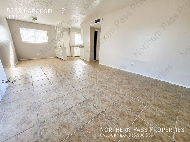 Building Photo - Adorable 2 Bedroom Westside Apt!