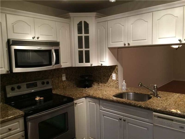Foto del edificio - 438 Westtree Ln