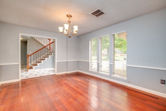 Foto del edificio - 3927 Pleasant Valley Dr