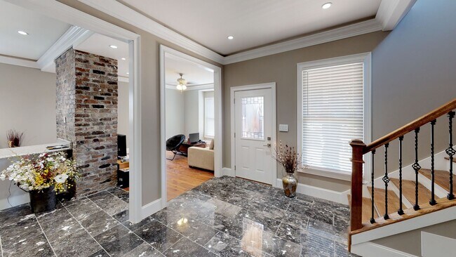 Foto del edificio - 7BR/5BA Victorian Near UTK | Greek Life & ...