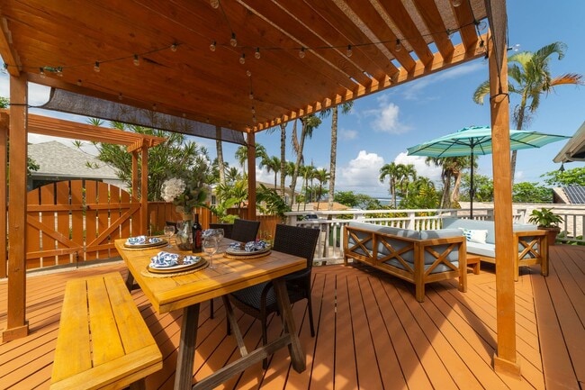Building Photo - 10% Summer Special! North Shore Home w/ AC...