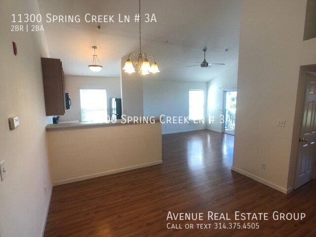 Foto del edificio - 11300 Spring Creek Ln