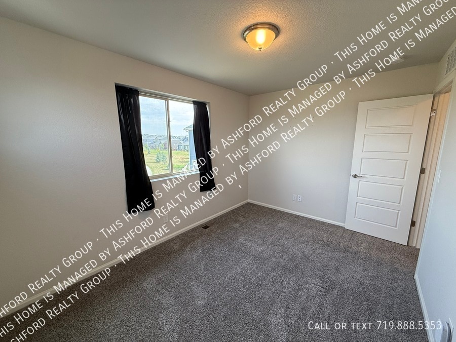 Foto principal - 6044 Callan Dr
