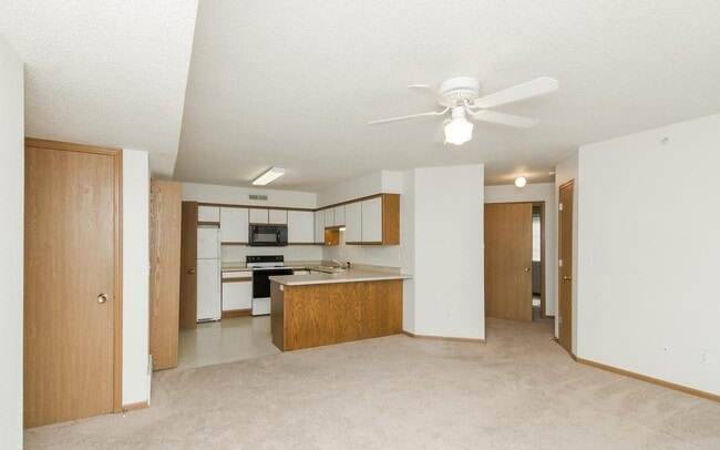 Building Photo - 2518 Rushmore Dr